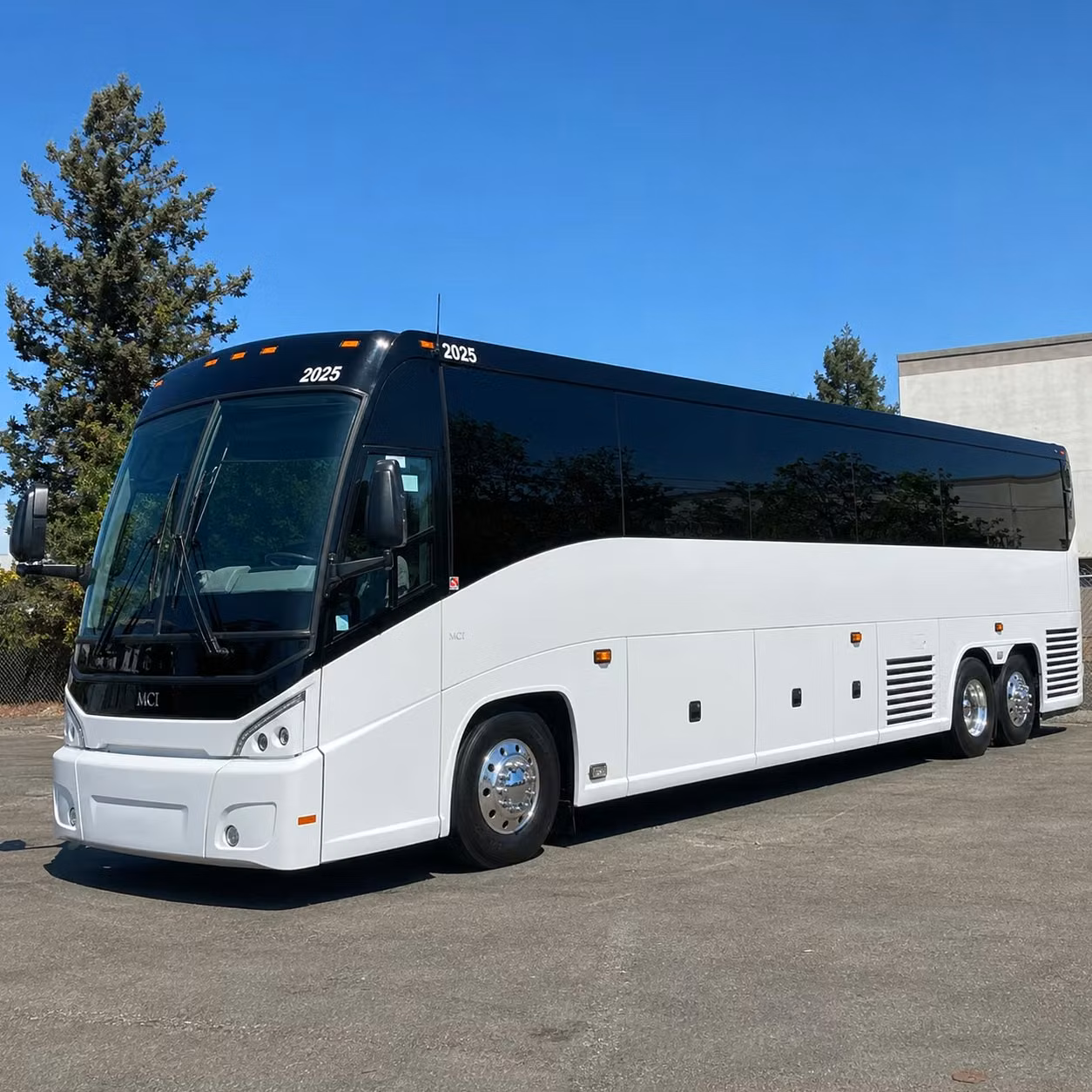 look no further for comfortable affordable transportation to disneyland universal studios and southern california theme parks